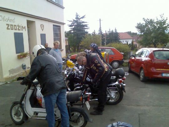 7030786_4.jpg