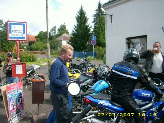 7031148_4.jpg